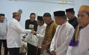 Rum Pagau Bagikan 15 Paket Sembako Ramadan untuk Warga Dulupi