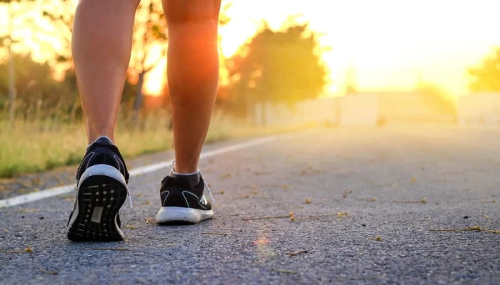 Tren Hidup Sehat: Jalan Kaki Rutin untuk Menjaga Tubuh Tetap Bugar