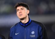 Bastoni Dikabarkan Setuju Gabung Barcelona, Negosiasi dengan Inter Masih Berlangsung