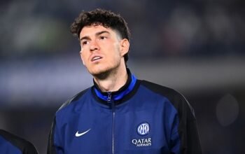 Bastoni Dikabarkan Setuju Gabung Barcelona, Negosiasi dengan Inter Masih Berlangsung