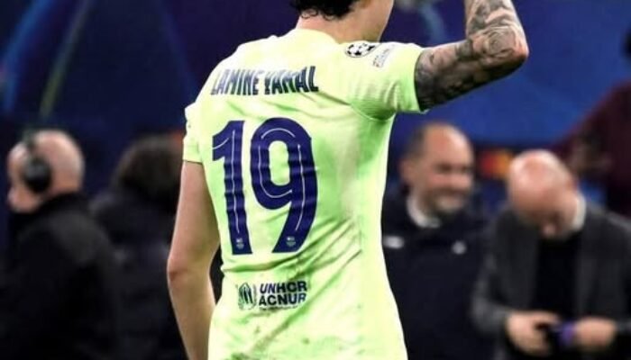 Bastoni Jadi Rebutan, Barcelona Terdepan dalam Perburuan