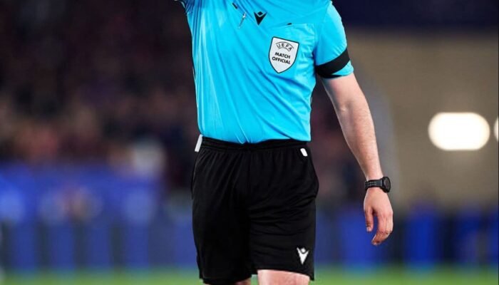 István Kovács Disorot Usai Pimpin Laga Barcelona vs Atletico, Keputusan Kontroversial Picu Evaluasi